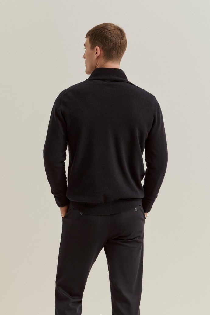 Camisola de lã com meio fecho