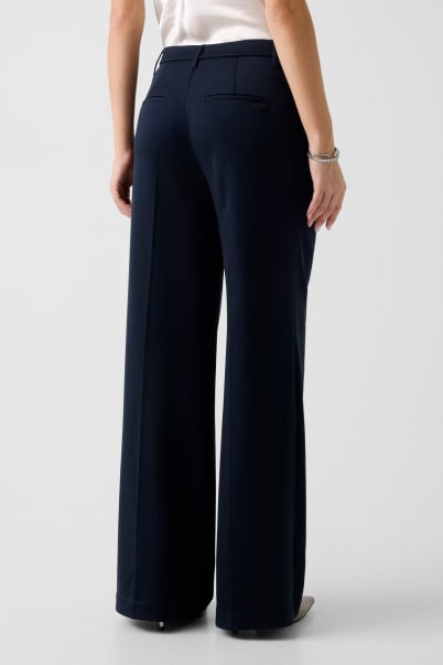 Relaxed Fit Guess